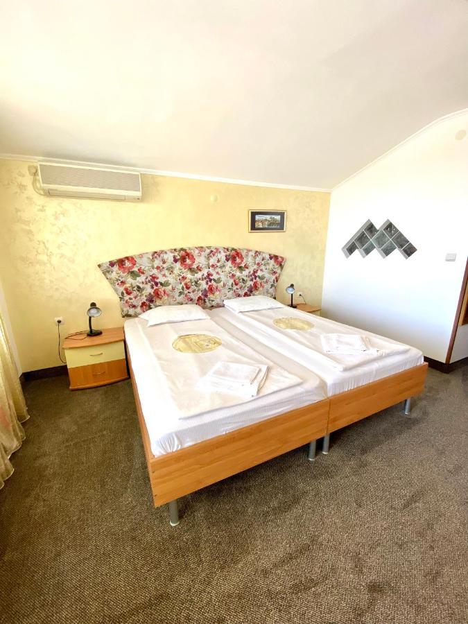 Family Hotel The Golden Fish Sozopol Exterior foto